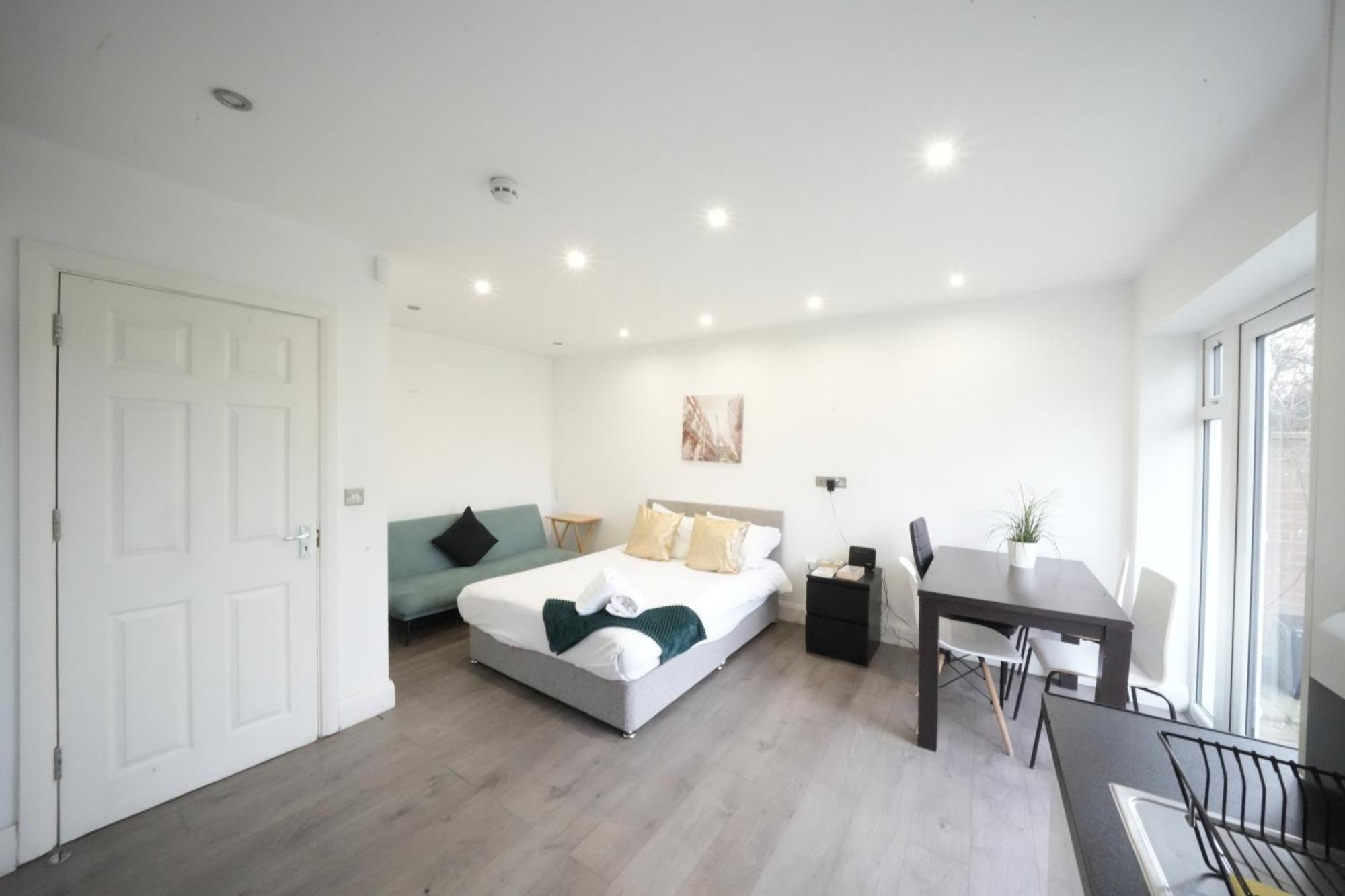 The Hatton Rooms Harlington (Greater London) Exterior foto
