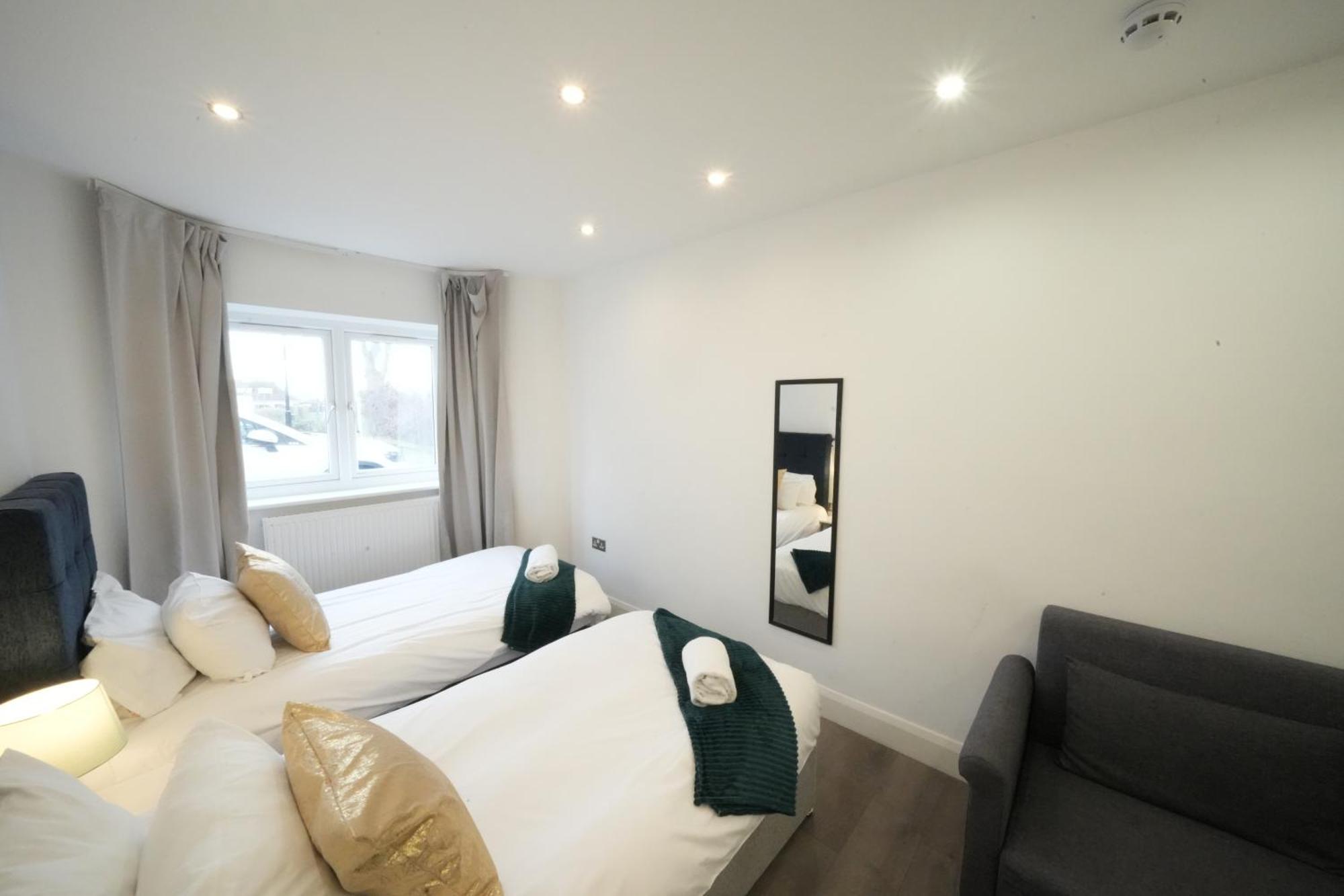The Hatton Rooms Harlington (Greater London) Exterior foto